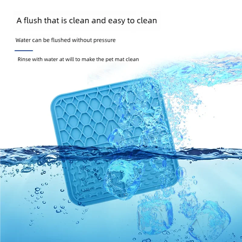Tapis de léchage en silicone rincé à l'eau